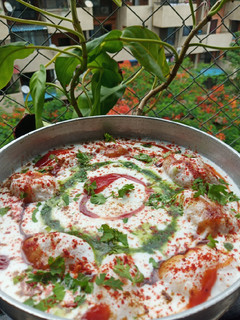 दही भल्ले (Dahi bhalle recipe in hindi) रेसिपी मुख्य फोटो