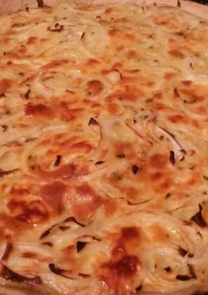 Una foto de Tarta de cebolla y crema