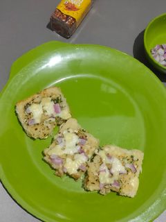 ઓનીયન ગાર્લિક બ્રેડ (Onion Garlic bread Recipe in Gujarati રેસીપી મુખ્ય ફોટો