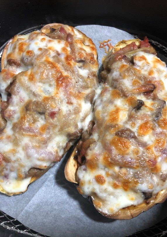 Una foto de Berenjenas rellenas con setas y jamón