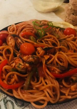 Una foto de Pasta con mejillones 🍅
