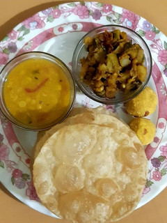 লুচি (Luchi recipe in Bengali) রেসিপির প্রধান ছবি