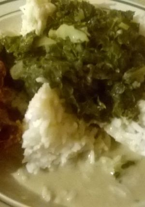 A picture of Spinach with peanuts.