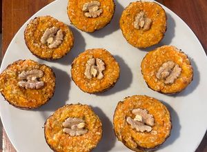 Una foto de Muffins de calabaza, queso y avena