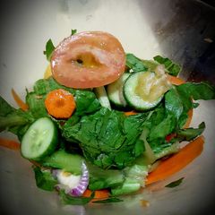 Green salad A picture of Green salad.