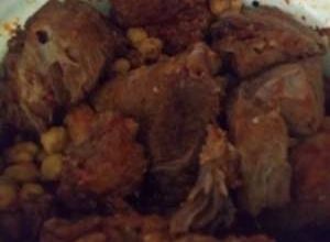 Una foto de Barbacoa de res en chile cascabel