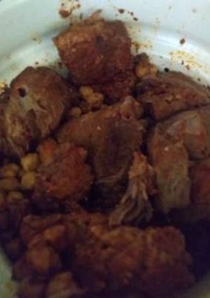 Una foto de Barbacoa de res en chile cascabel