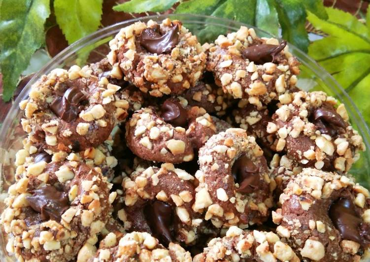 Peanut Choco Thumbrint Cookies