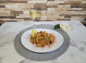 Una foto de Paella de mariscos
