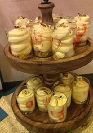 A picture of Mango cream pots.
