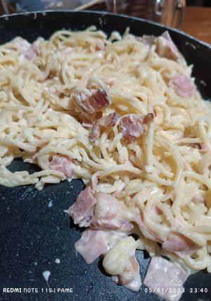 Una foto de Pasta con crema y jamonada