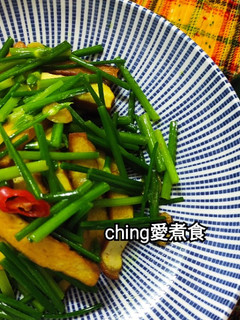 10分鐘上菜-薑黃韭菜炒豆乾 的食譜成品照片