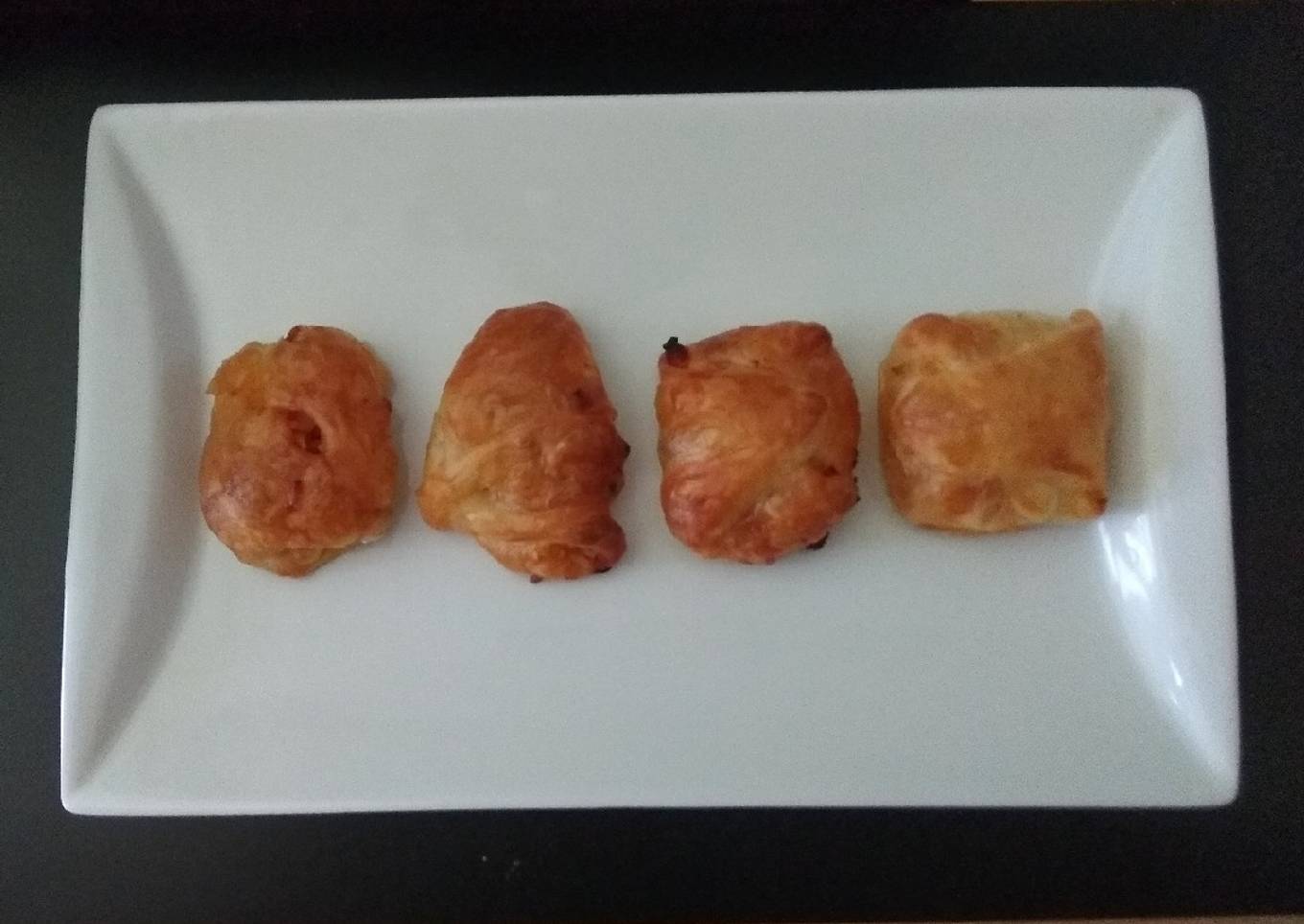 Saquitos de hojaldre rellenos