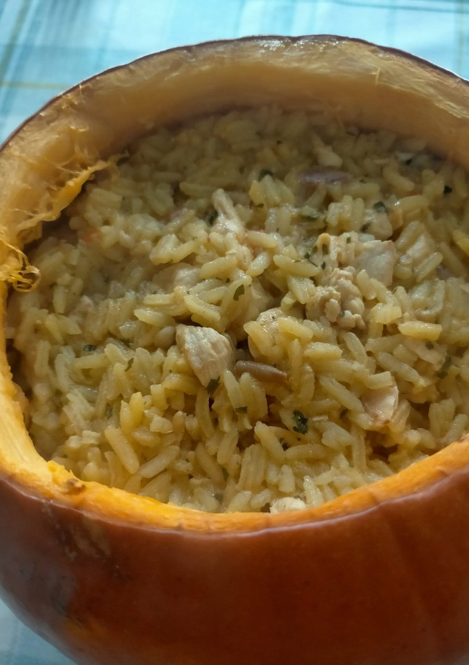 Una foto de Calabaza rellena de arroz al horno