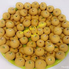 A picture of Besan ke Ladoo (Sweet/Mithai).