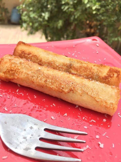A picture of Nutella French Toast Rolls.