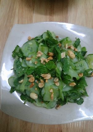 Hình của món Dưa leo trộn.