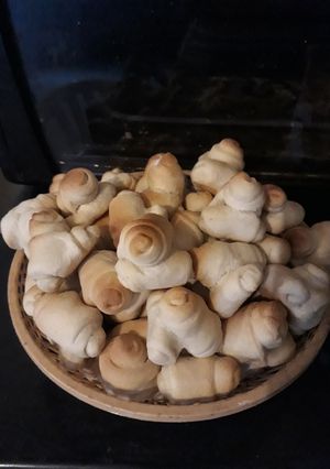 Una foto de La mejor receta de cuernitos de grasa!