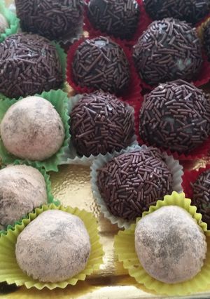 Una foto de Trufas de crema catalana
