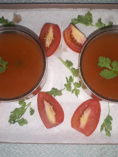 टोमेटो सूप (tomato soup recipe in hindi) रेसिपी मुख्य फोटो