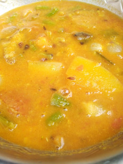 செட்டிநாடு கதம்ப சாம்பார் (Chettinad kathamba sambar recipe in tamil) செய்முறை முக்கிய புகைப்படம்