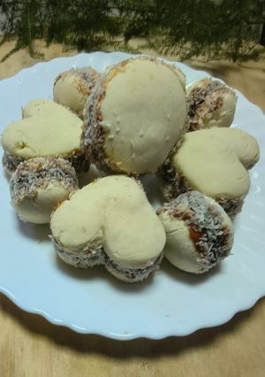 Una foto de Alfajores Caseros De Maicena Con Crema De Leche o Nata / Sin Manteca