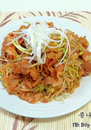 Hình của món Giá Tương Xào Thịt ba chỉ 콩나물 불고기.