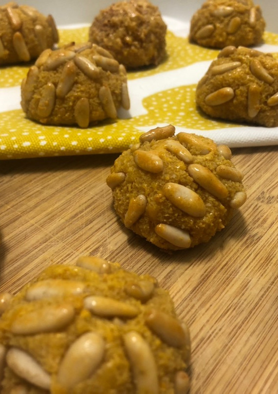 Una foto de Panellets de calabaza