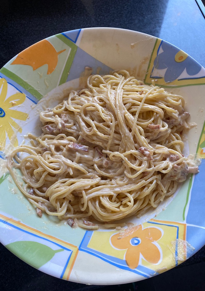 Una foto de Spaghettis a la carbonara