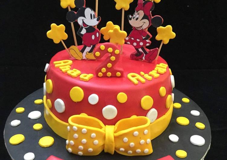How to Prepare Homemade Mickey minnie mouse cake