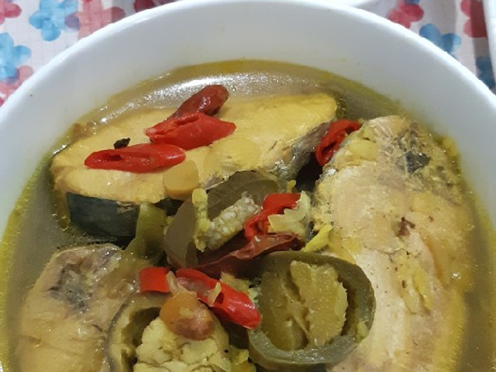 Langkah Mudah untuk Menyiapkan Ikan tongkol kuah kuning asam pedas yang Lezat Sekali