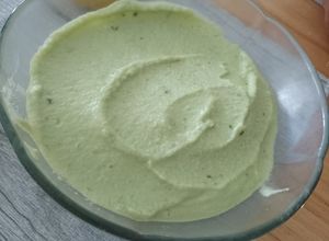 Una foto de Crema de palta para untar