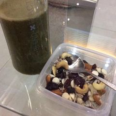 Green smoothie A picture of Green smoothie.