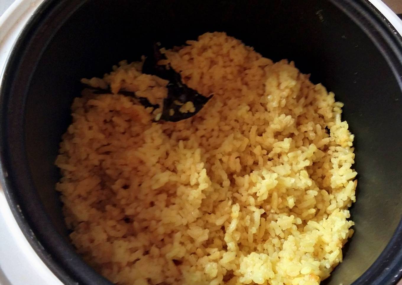 Nasi Kuning Magicom