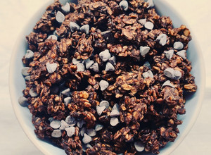 Foto di Granola alle nocciole e cioccolato