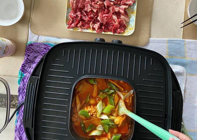 Step-by-Step Guide to Make Super Quick Homemade Mimi&#39;s Tteokbokki (Not so Sweet)