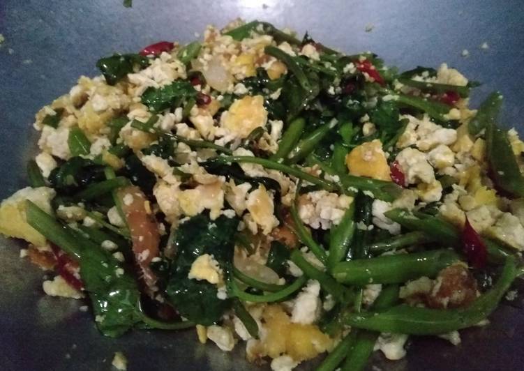 Tumis Kangkung Kerupuk Tahu Mantappp