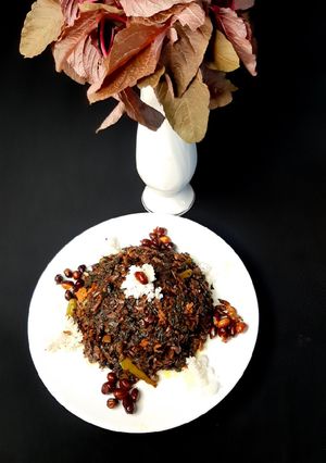নারকেল ও বাদাম দিয়ে লালশাক ভাজি রেসিপির প্রধান ছবি