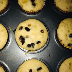 A picture of Chocolate chips muffin.