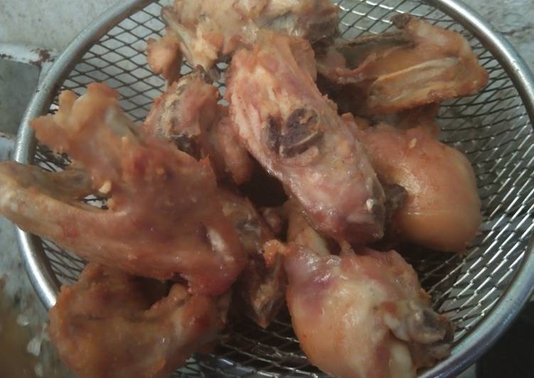 Langkah Mudah untuk Menyiapkan Resep ayam goreng bawang putih👍 Anti Gagal