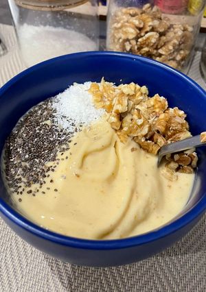 A picture of Banana and Nectarine Smoothie Bowl.