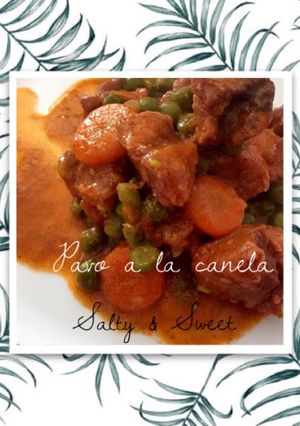 Foto principal de Pavo a la canela con guisantes y zanahoria