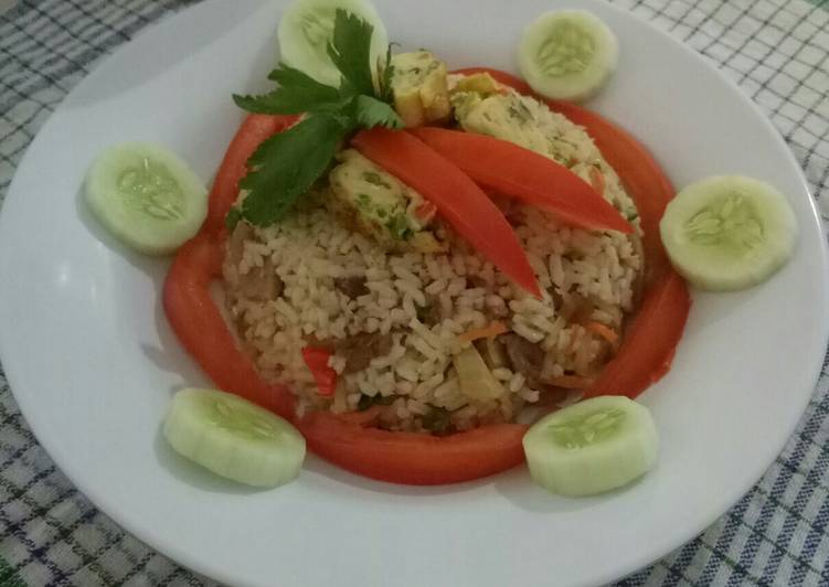 Bagaimana memasak Nasi Goreng Sapi Lezat