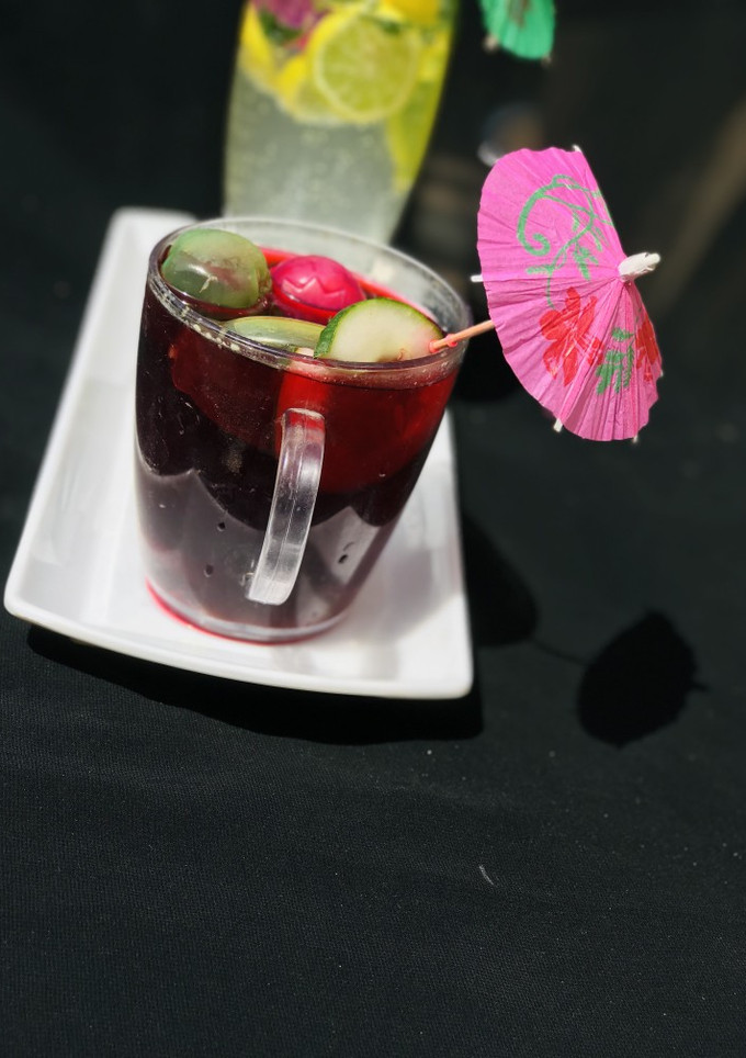 A picture of Zobo with lemon grass.