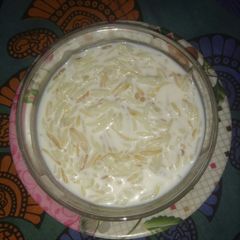A picture of Seviyan kheer.