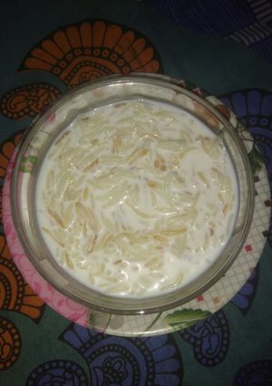 A picture of Seviyan kheer.