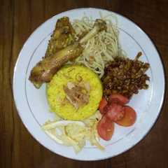 A picture of Nasi Kuning.