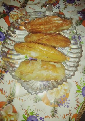 खाजा (Khaja recipe in Hindi) रेसिपी मुख्य फोटो