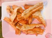 A picture of lườn cá hồi chiên mắm