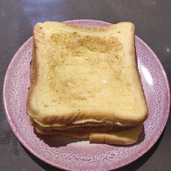 A picture of French Toast.